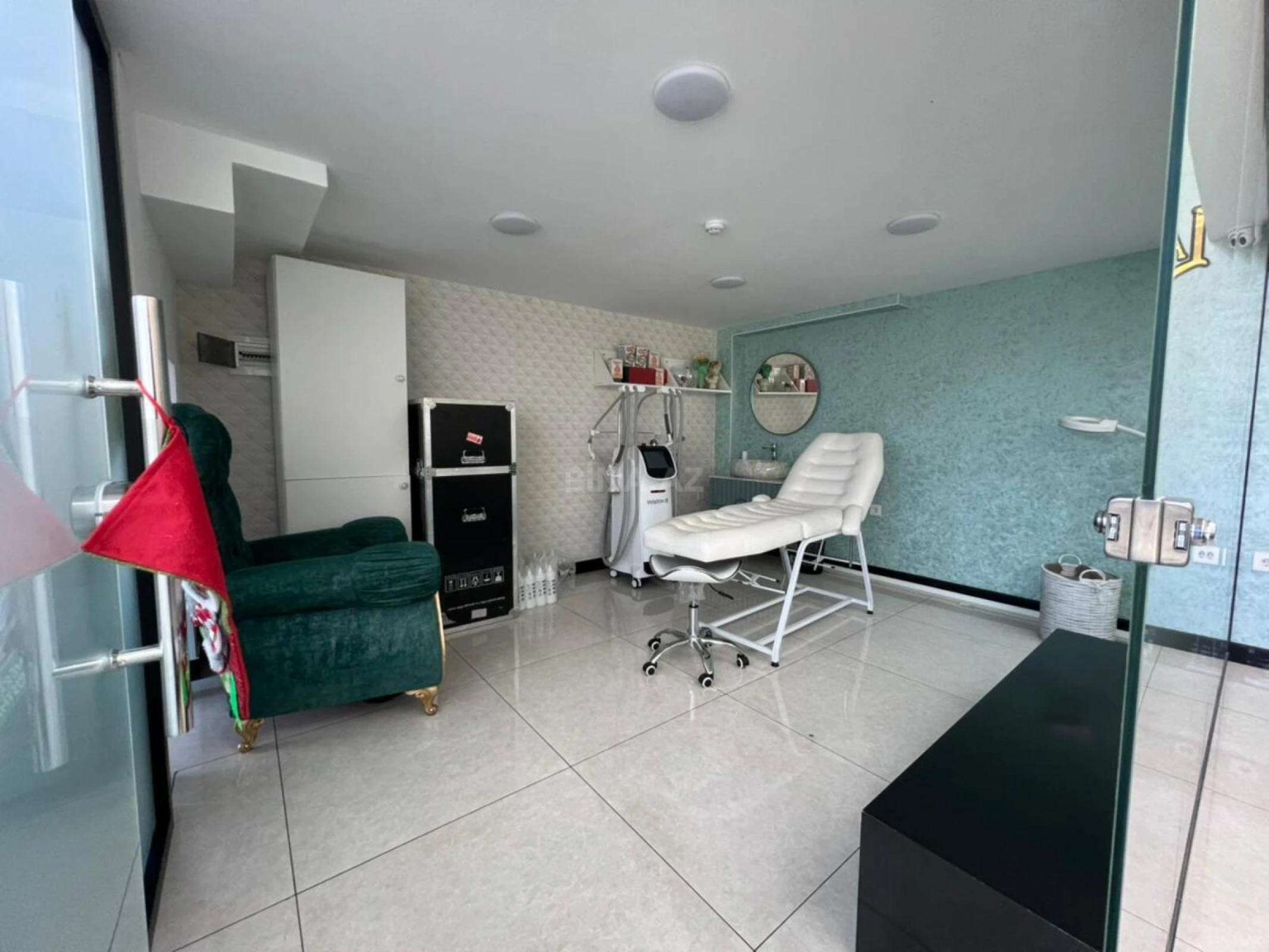 Kirayə verilir obyekt 385 m²