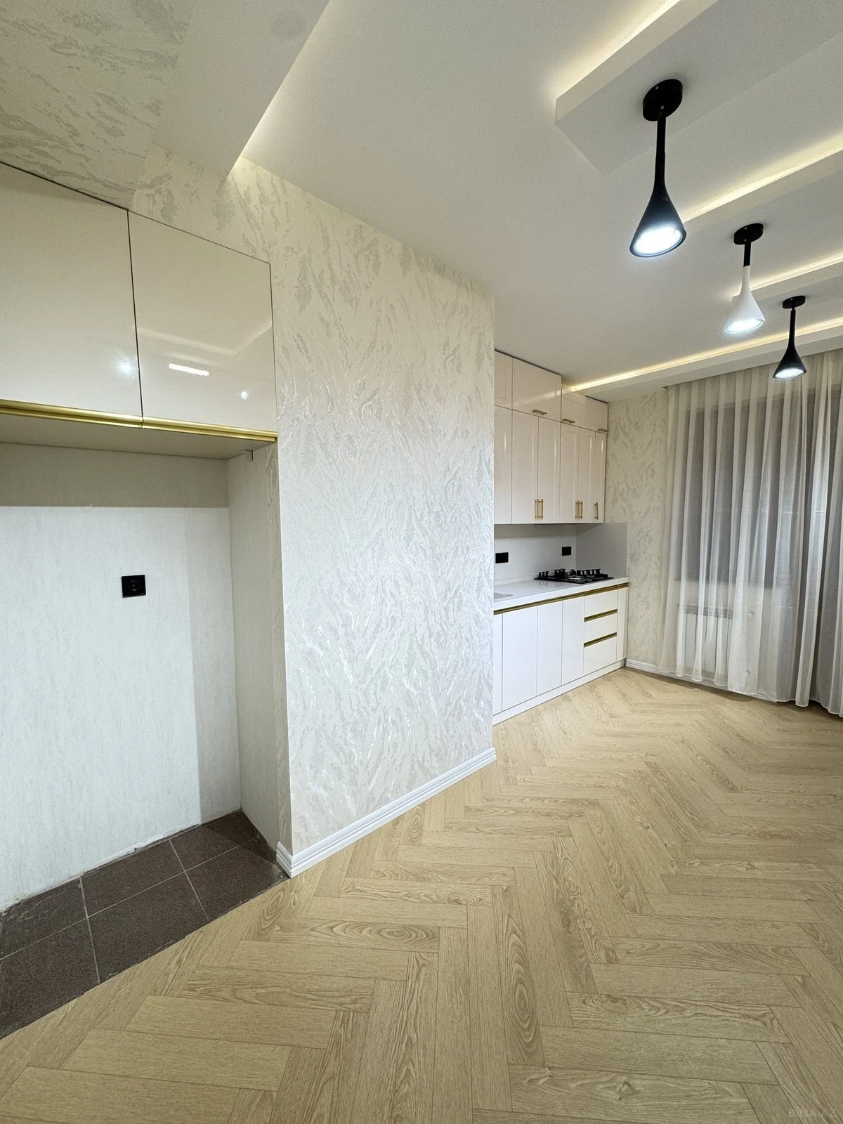 Satılır 2 otaqlı mənzil 88 m²