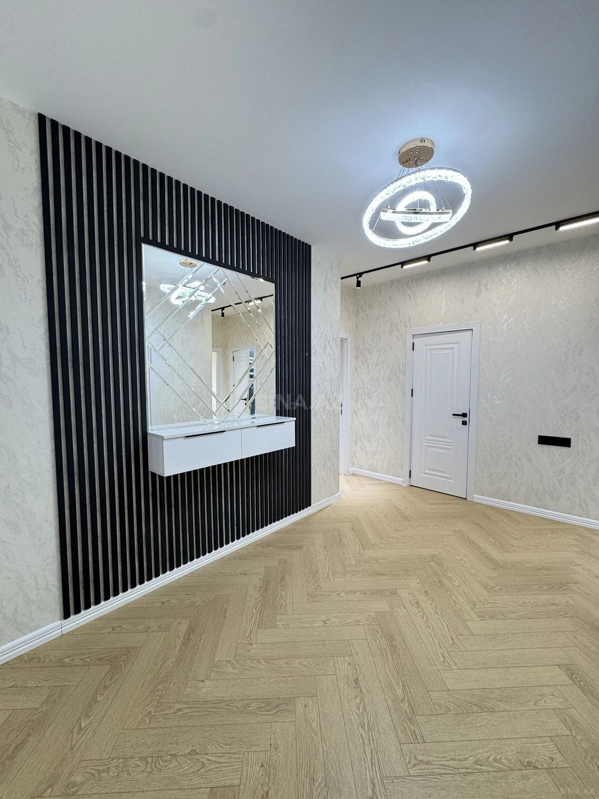 Satılır 2 otaqlı mənzil 88 m²