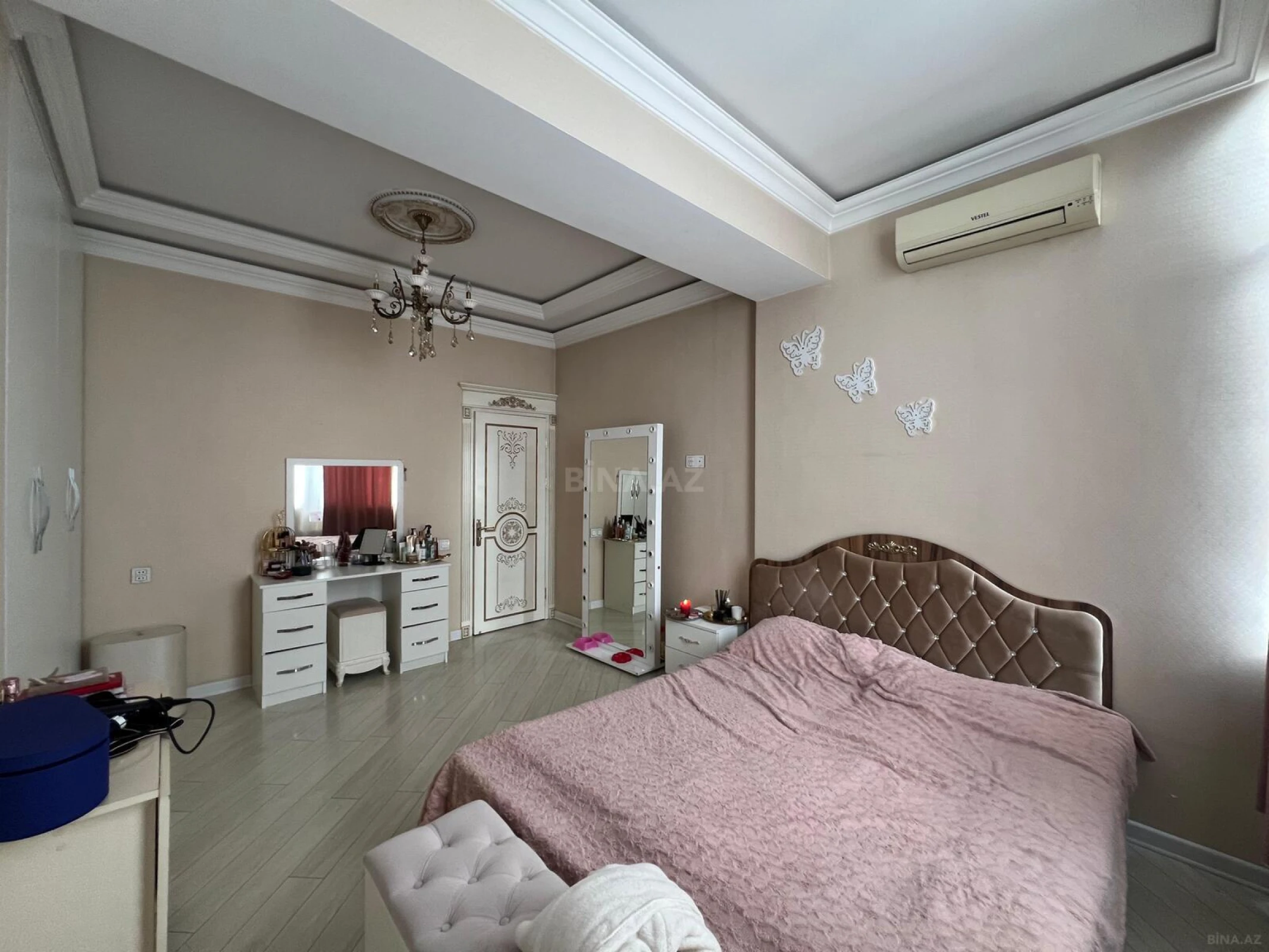Satılır 4 otaqlı mənzil 170 m²