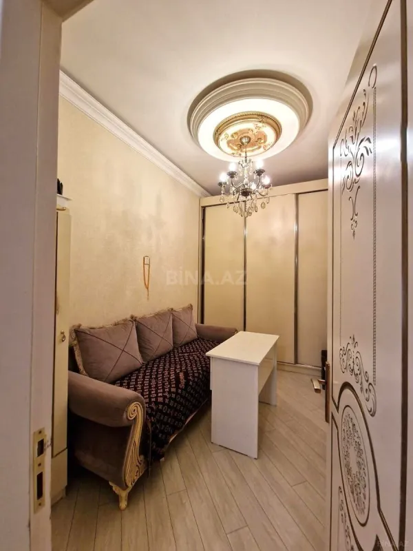 Satılır 4 otaqlı mənzil 170 m²