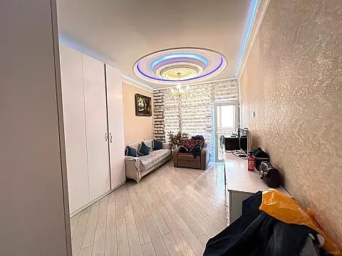 Satılır 4 otaqlı mənzil 170 m²