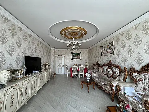 Satılır 4 otaqlı mənzil 170 m²