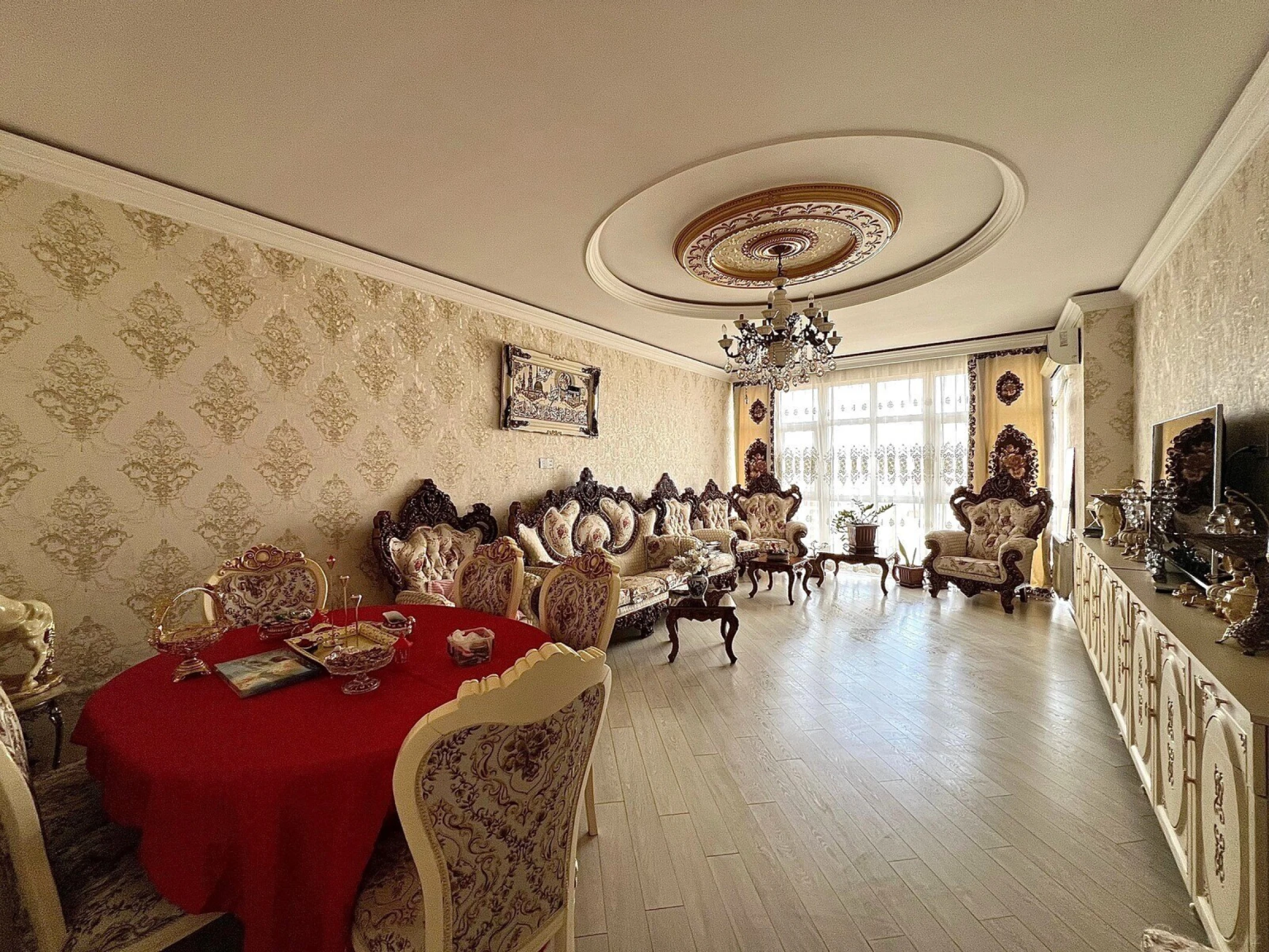 Satılır 4 otaqlı mənzil 170 m²