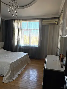 Satılır 3 otaqlı mənzil 117 m²