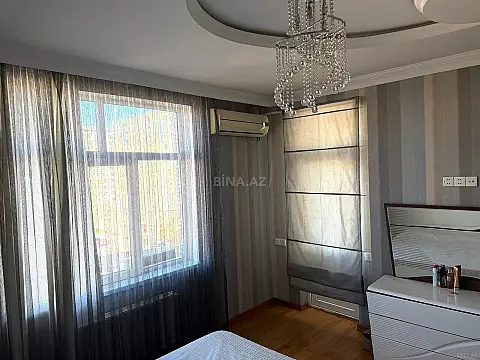 Satılır 3 otaqlı mənzil 117 m²