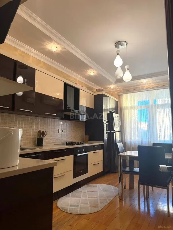 Satılır 3 otaqlı mənzil 117 m²