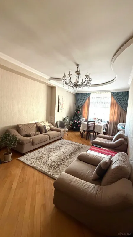 Satılır 3 otaqlı mənzil 117 m²