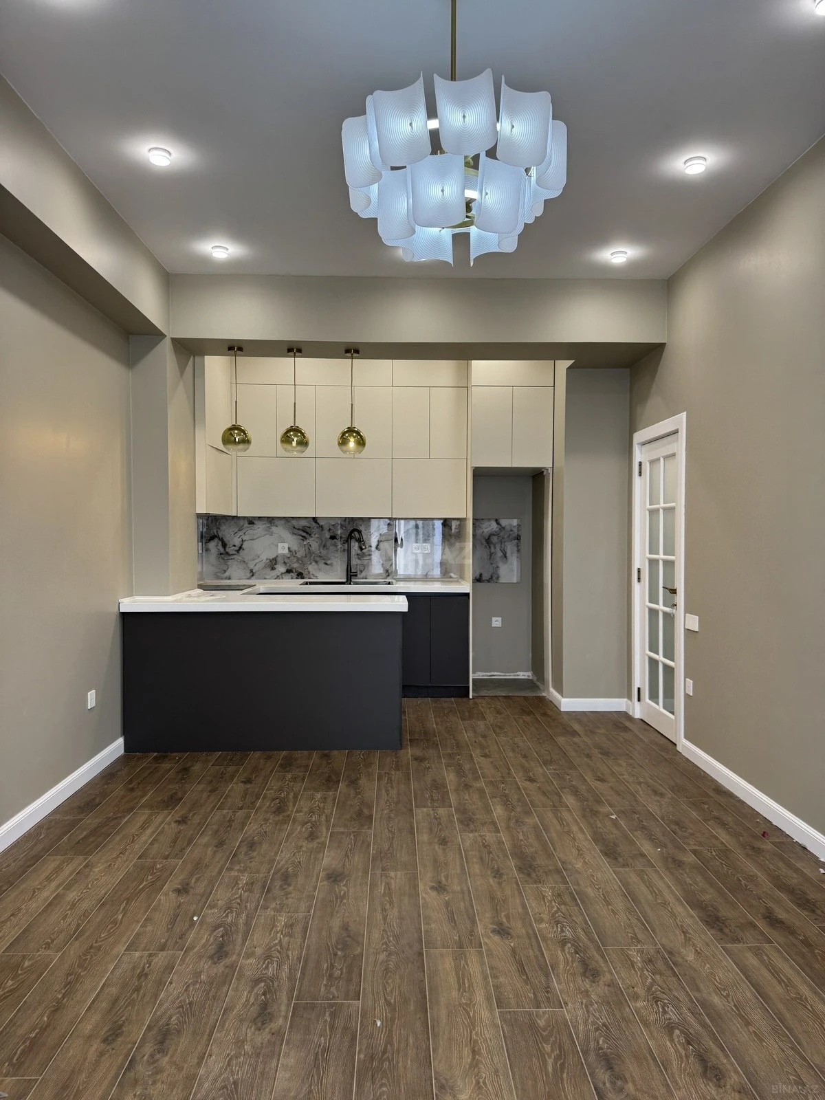 Satılır 2 otaqlı mənzil 65 m²