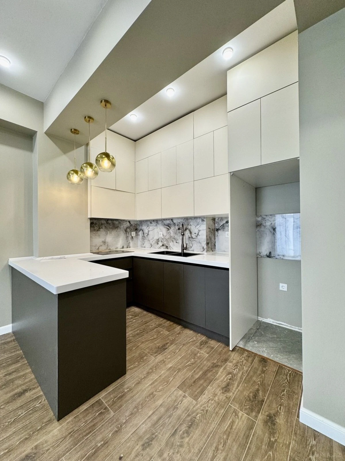 Satılır 2 otaqlı mənzil 65 m²