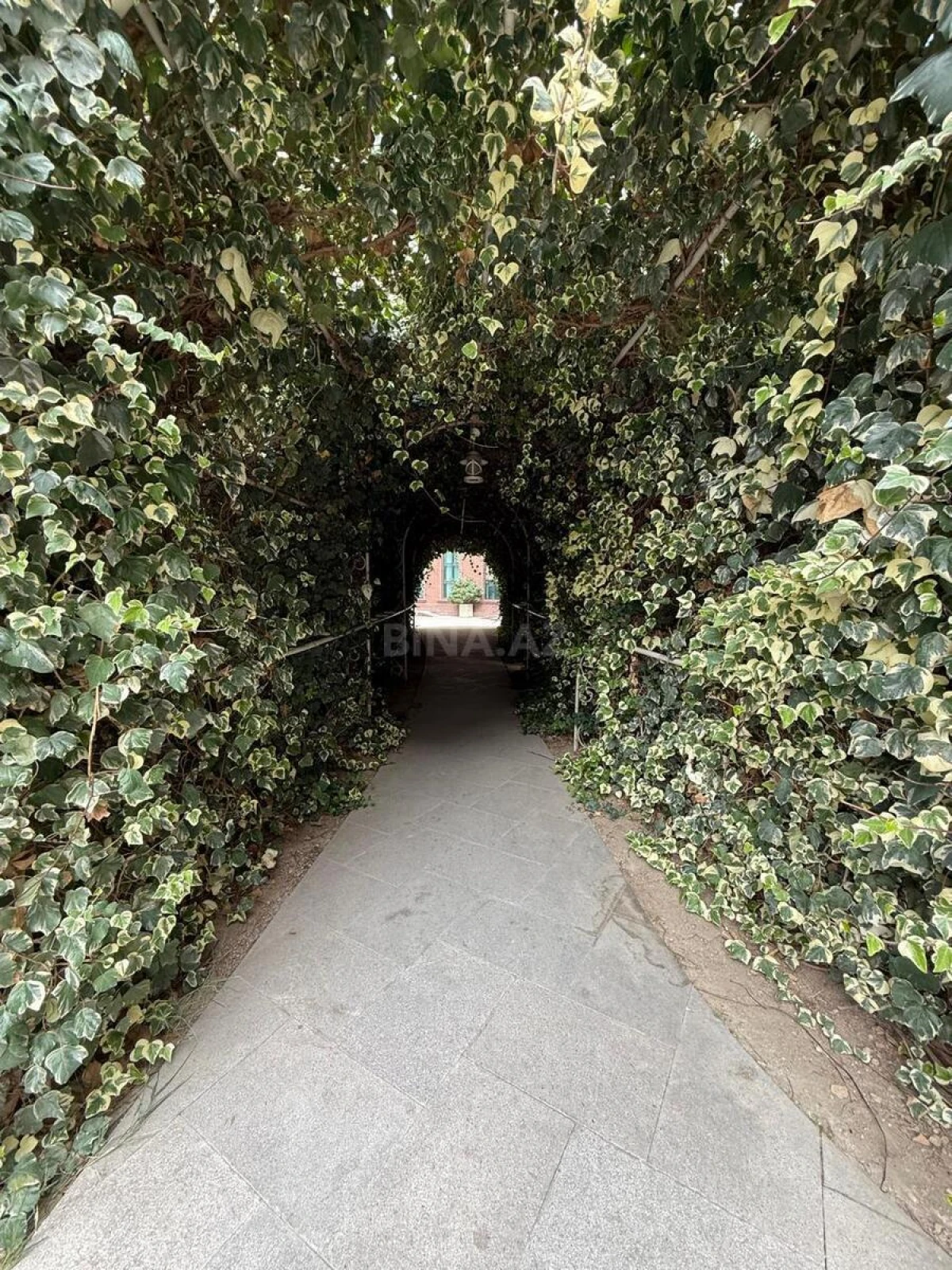 Satılır 2 otaqlı mənzil 87 m²