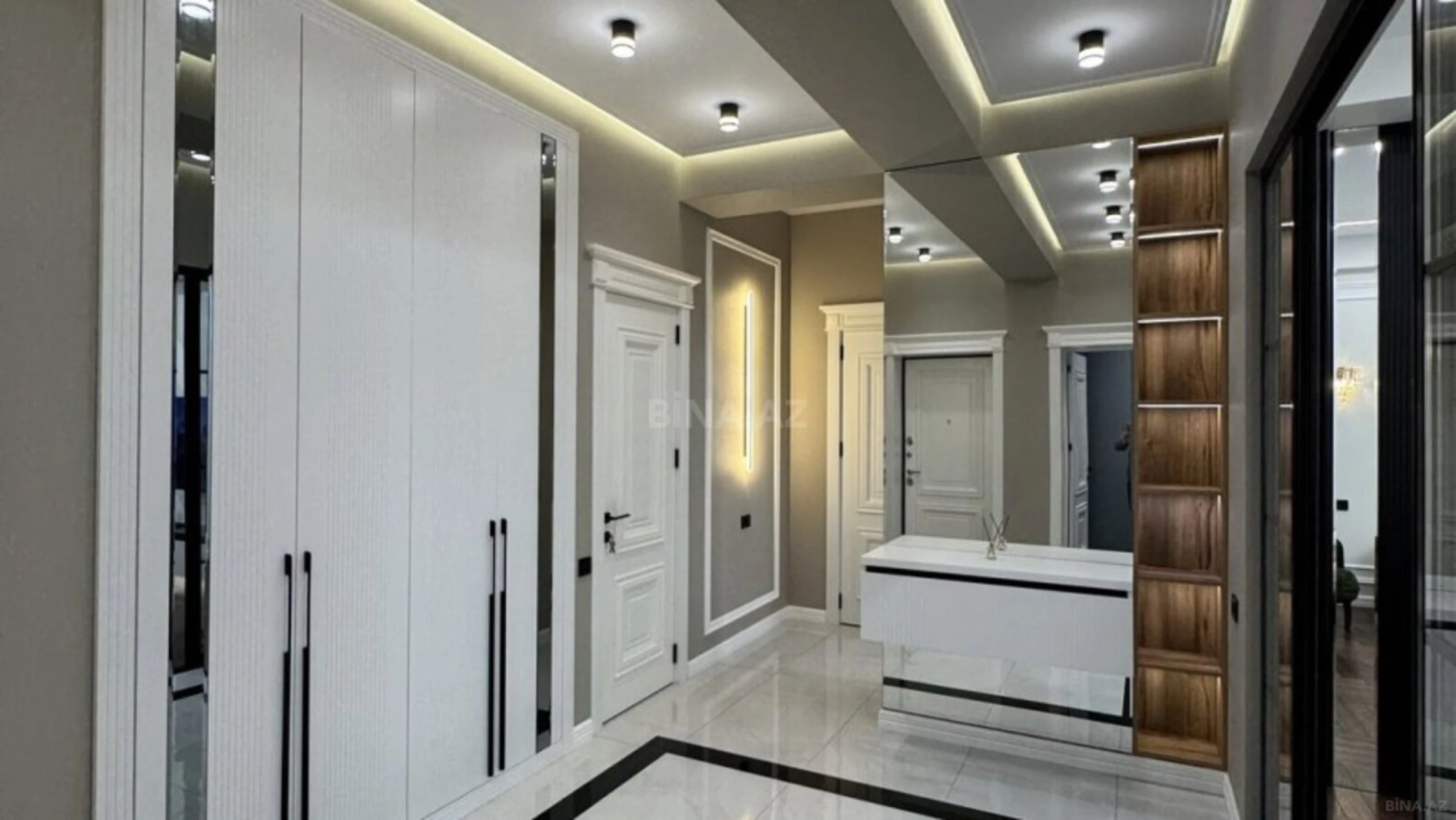 Satılır 2 otaqlı mənzil 87 m²
