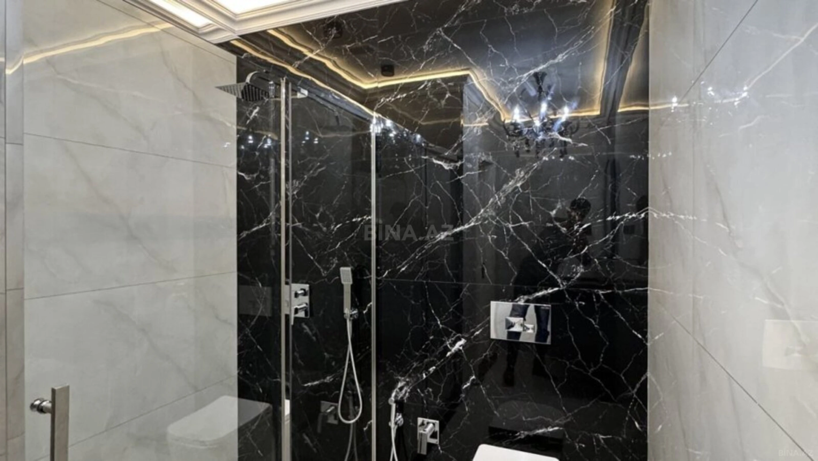 Satılır 2 otaqlı mənzil 87 m²