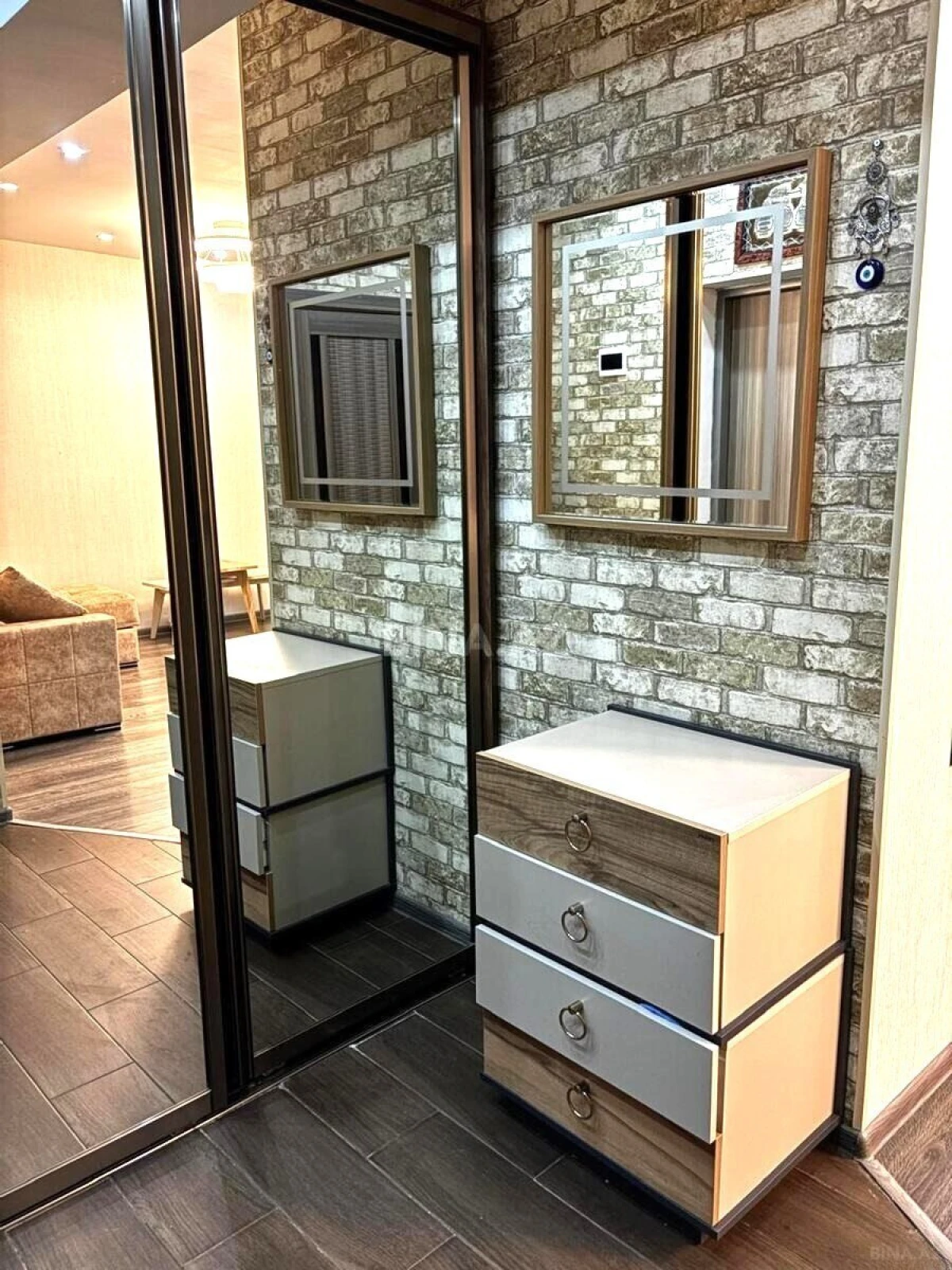 Satılır 2 otaqlı mənzil 55 m²