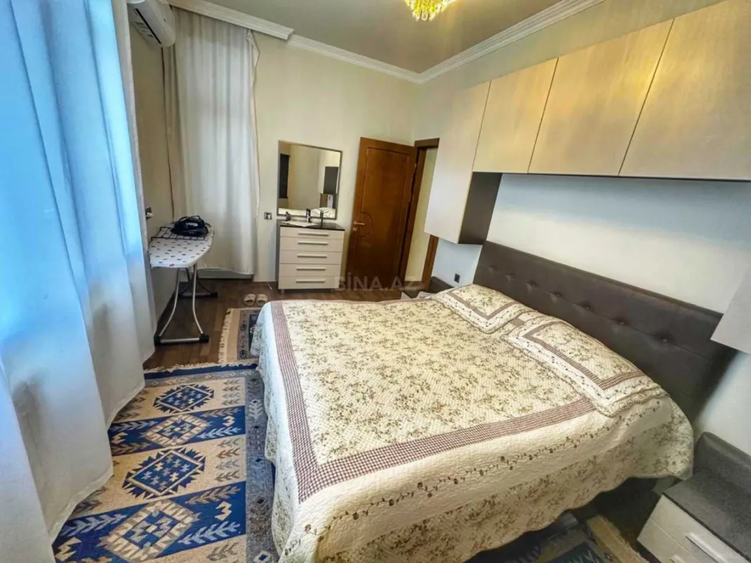Satılır 3 otaqlı mənzil 110 m²