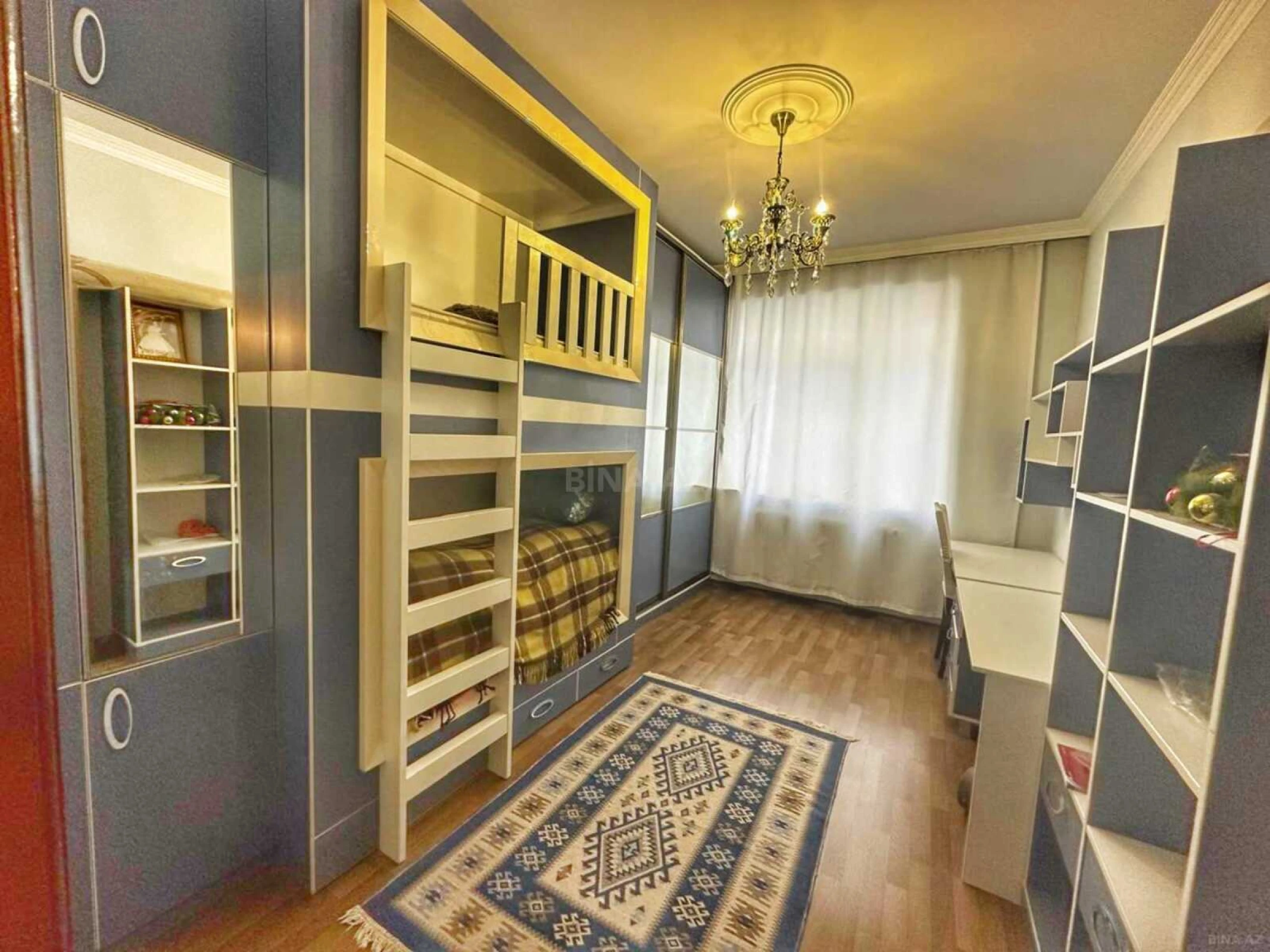 Satılır 3 otaqlı mənzil 110 m²
