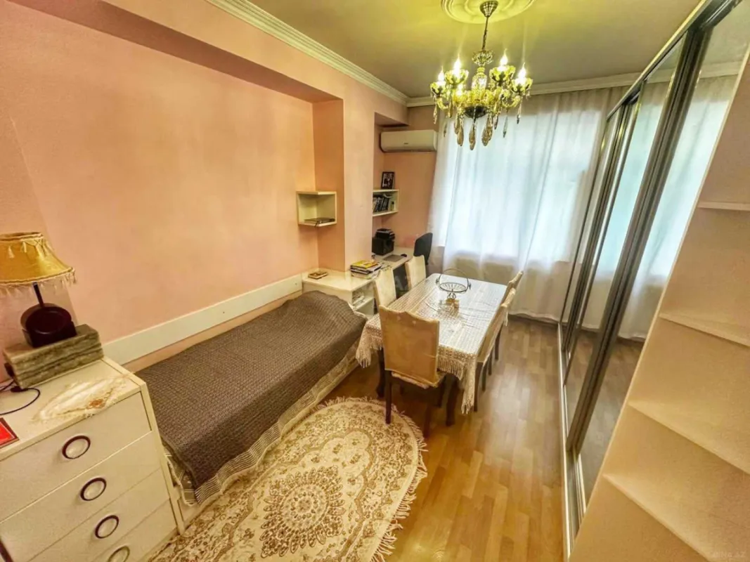 Satılır 3 otaqlı mənzil 110 m²