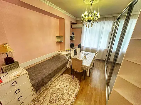 Satılır 3 otaqlı mənzil 110 m²