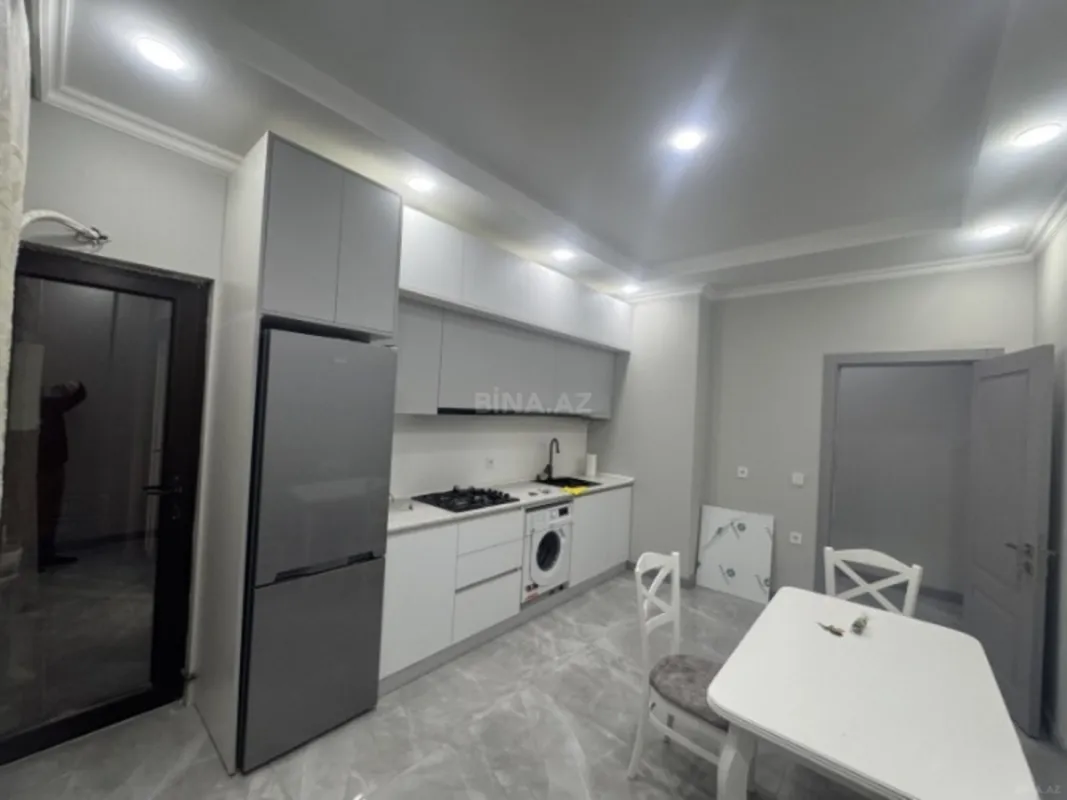Kirayə verilir 2 otaqlı mənzil 90 m²
