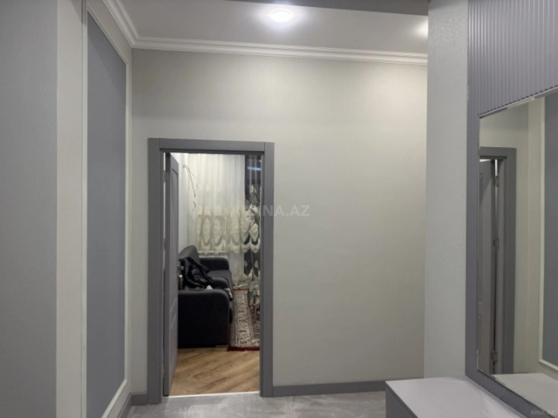 Kirayə verilir 2 otaqlı mənzil 90 m²