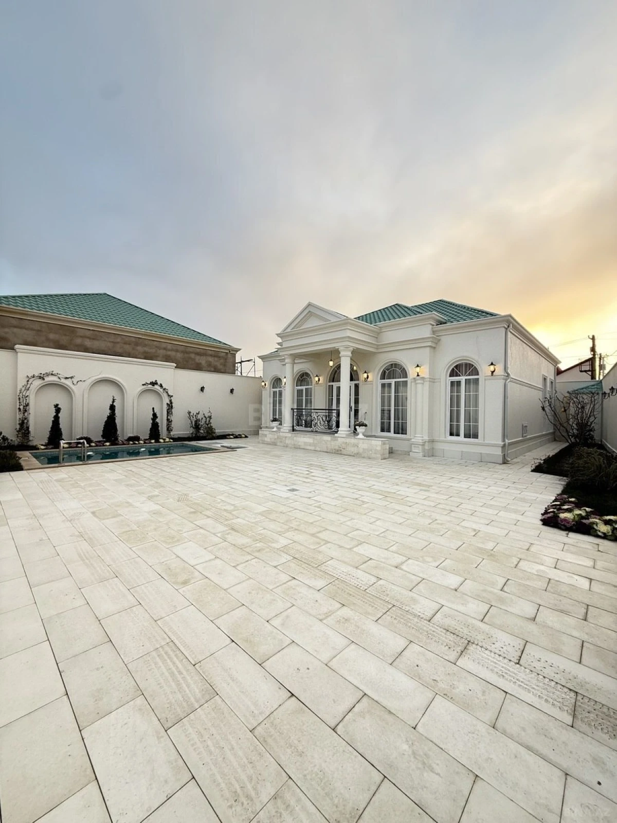 Satılır 4 otaqlı həyət evi 130 m²