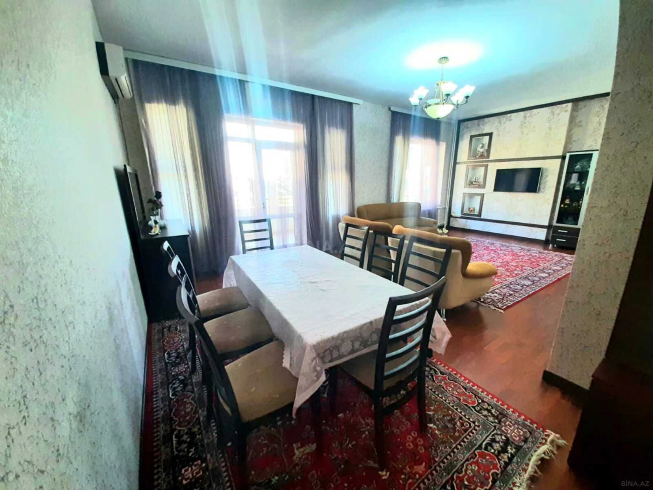 Satılır 12 otaqlı həyət evi 528 m²