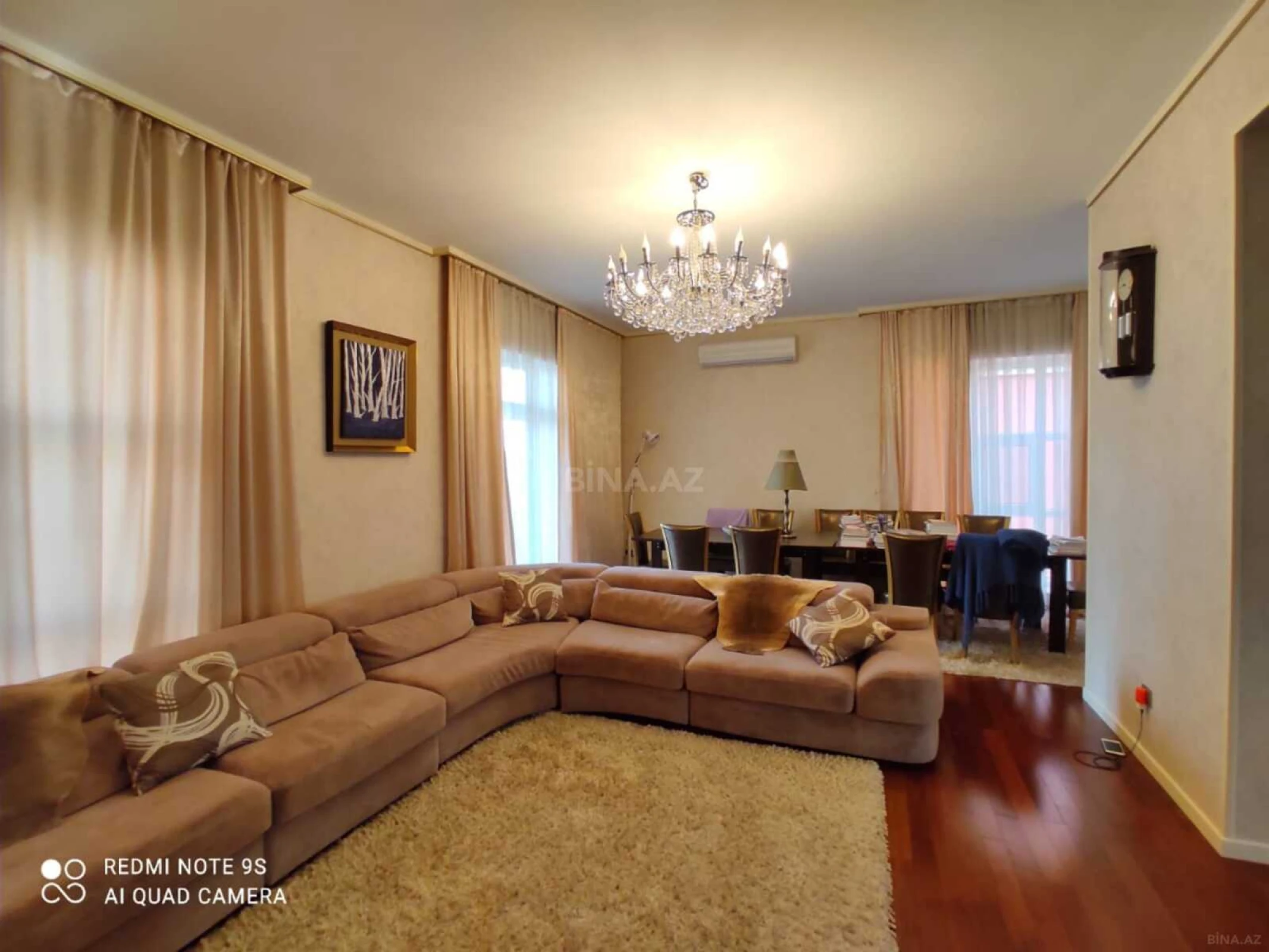 Satılır 12 otaqlı həyət evi 528 m²