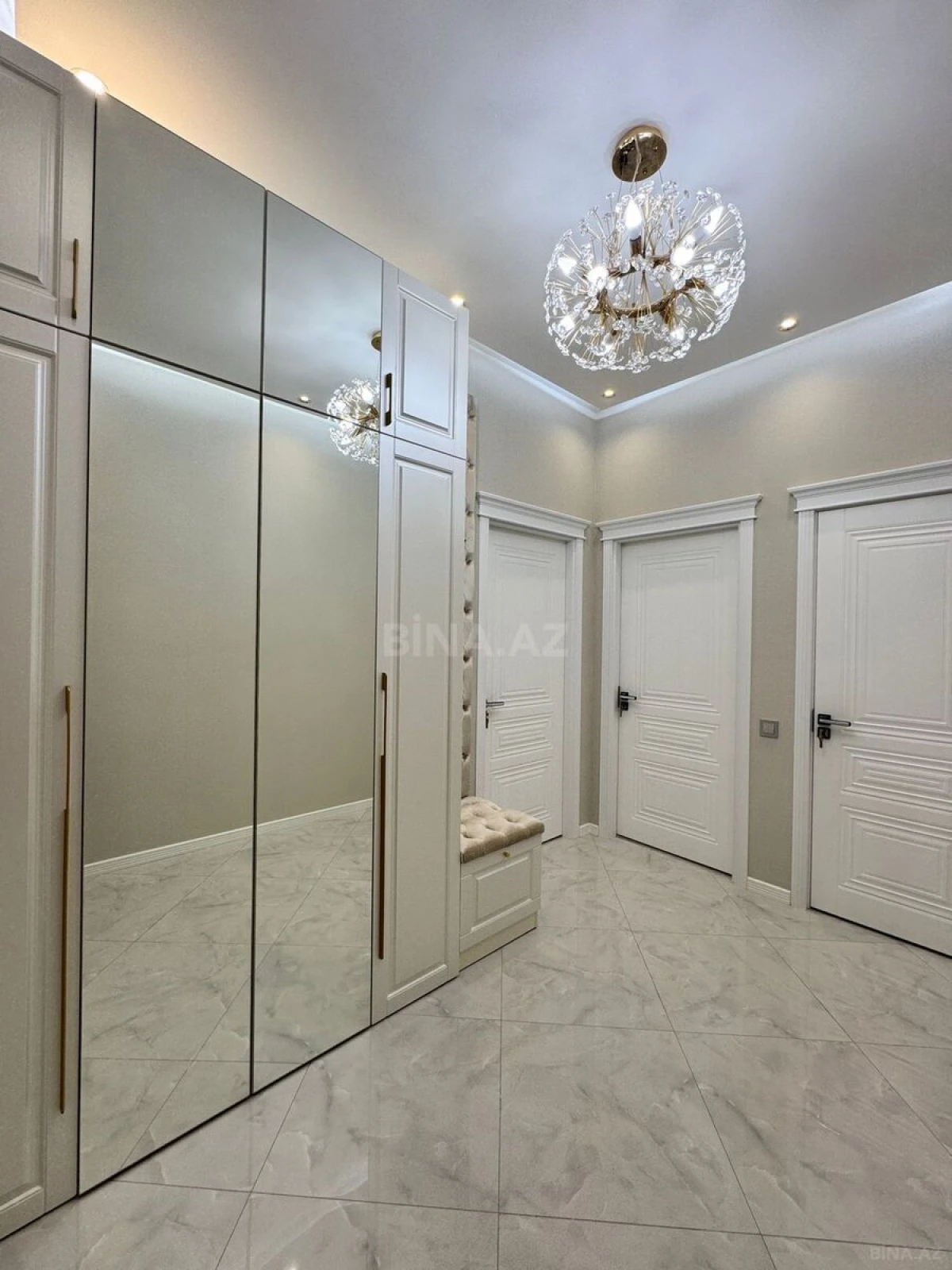 Satılır 2 otaqlı mənzil 68 m²