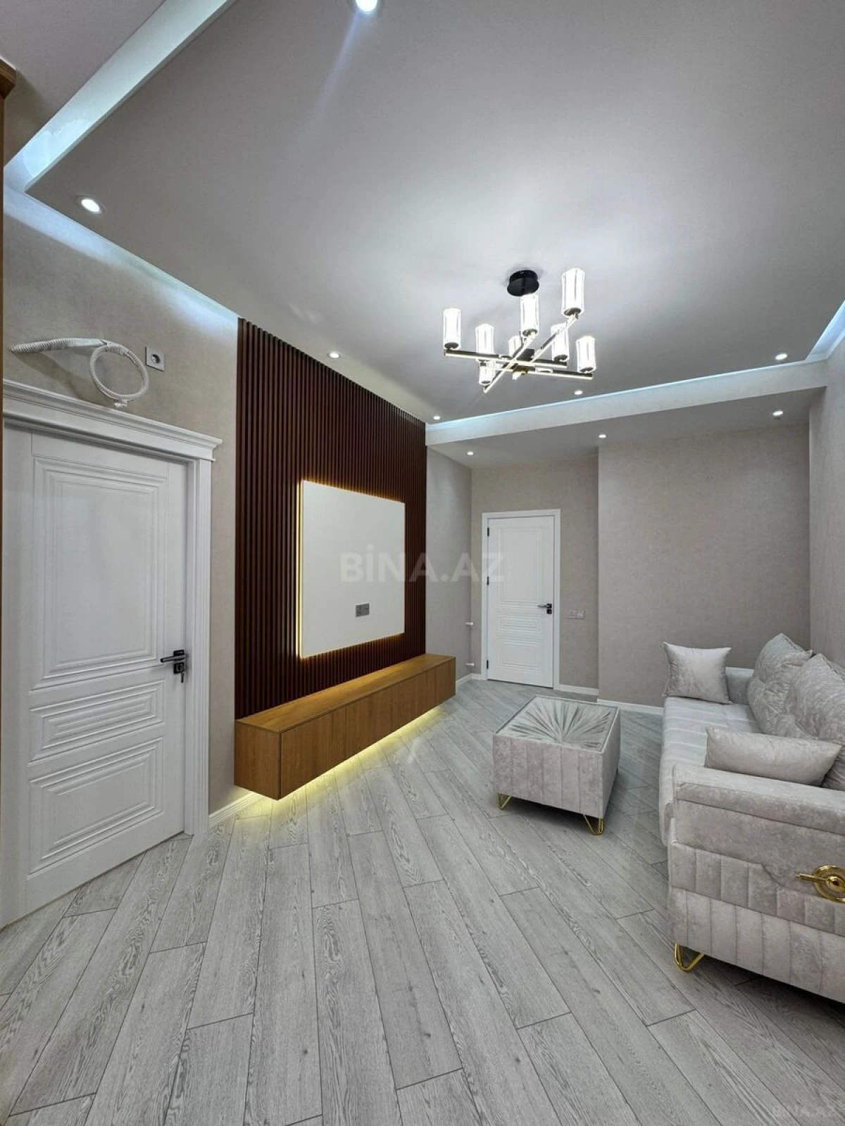 Satılır 2 otaqlı mənzil 68 m²