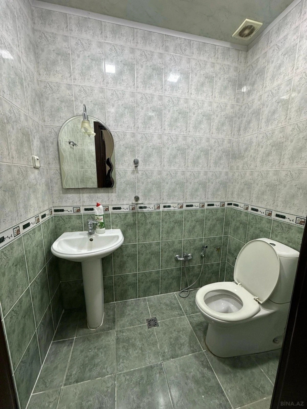 Kirayə verilir 3 otaqlı mənzil 112 m²