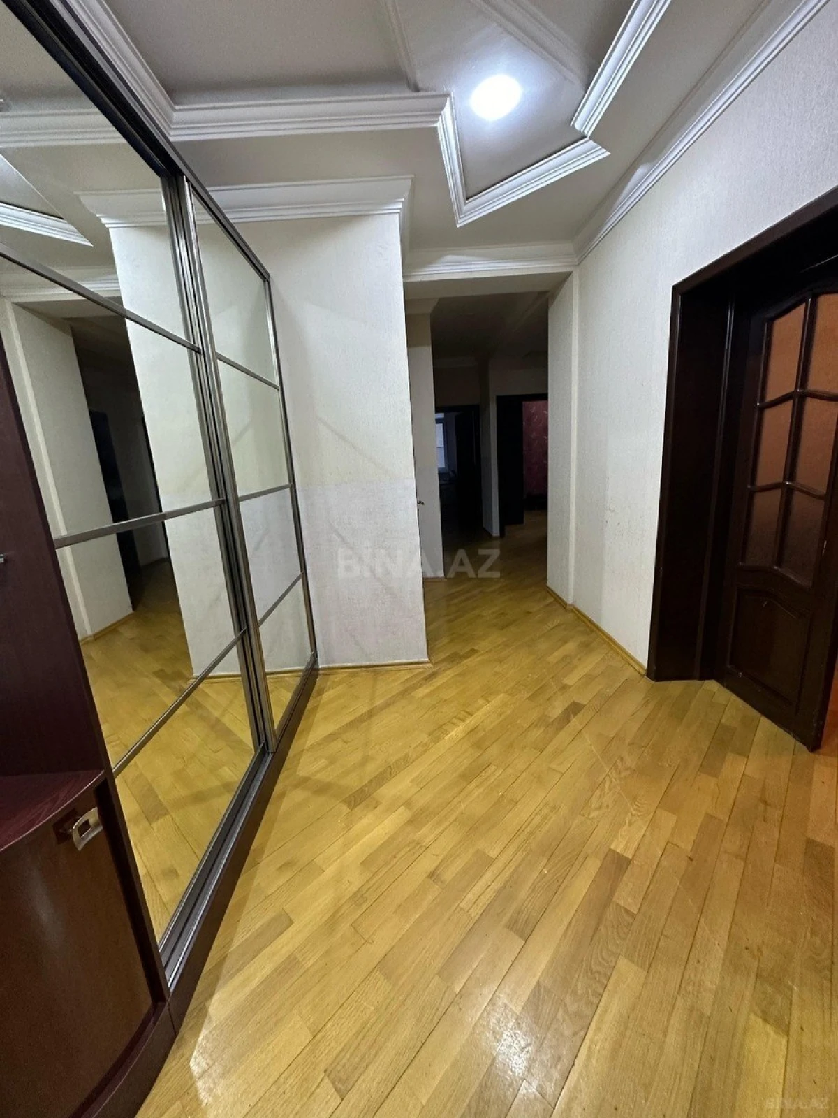 Kirayə verilir 3 otaqlı mənzil 112 m²