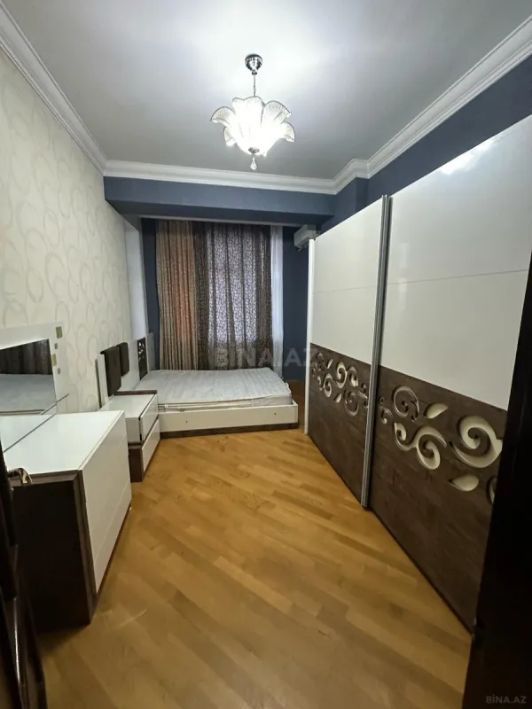 Kirayə verilir 3 otaqlı mənzil 112 m²