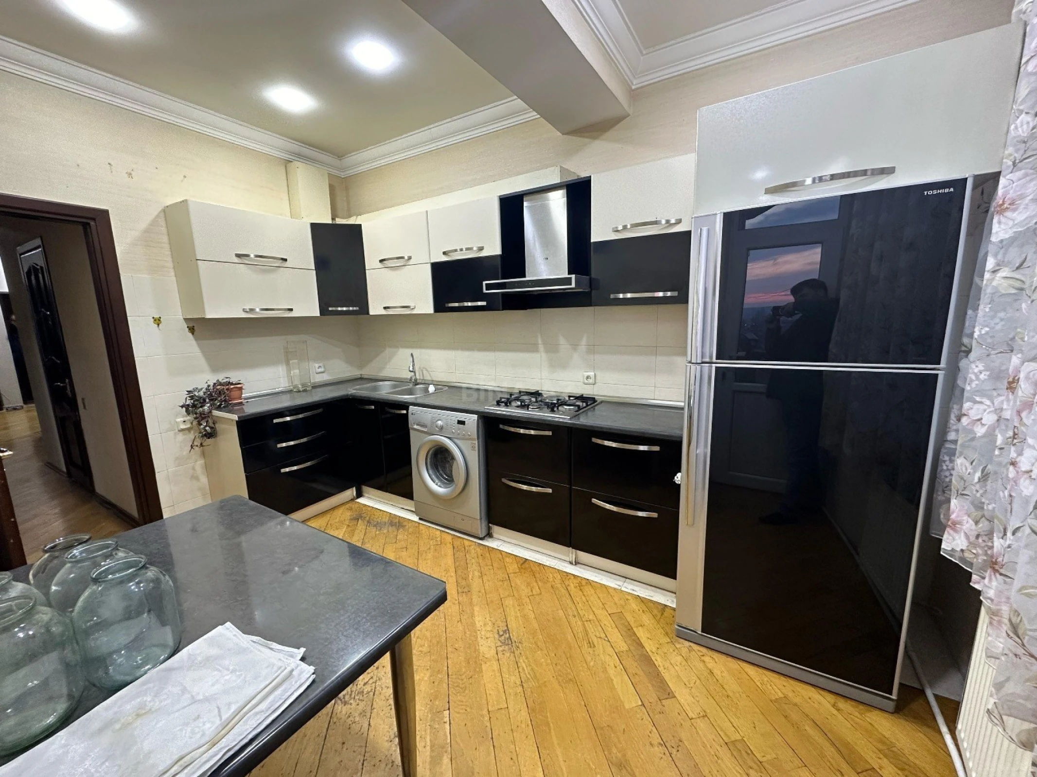 Kirayə verilir 3 otaqlı mənzil 112 m²