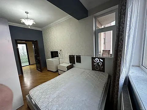 Kirayə verilir 3 otaqlı mənzil 112 m²