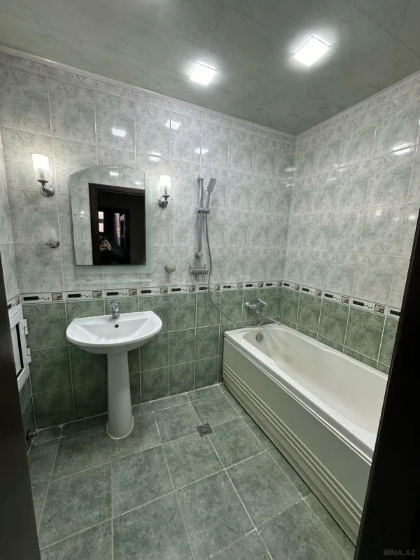 Kirayə verilir 3 otaqlı mənzil 112 m²