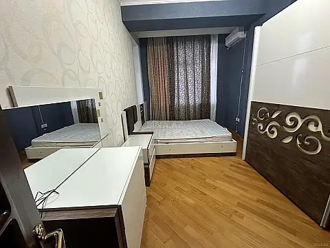 Kirayə verilir 3 otaqlı mənzil 112 m²