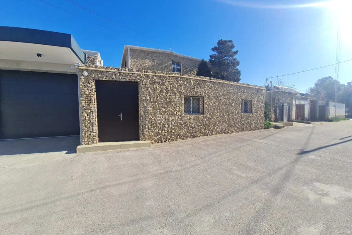 Satılır 7 otaqlı həyət evi 360 m²