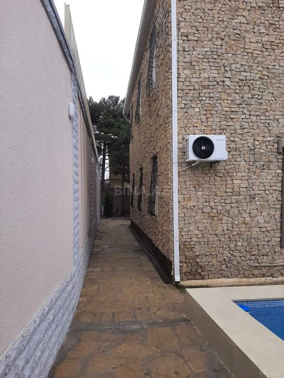 Satılır 7 otaqlı həyət evi 360 m²