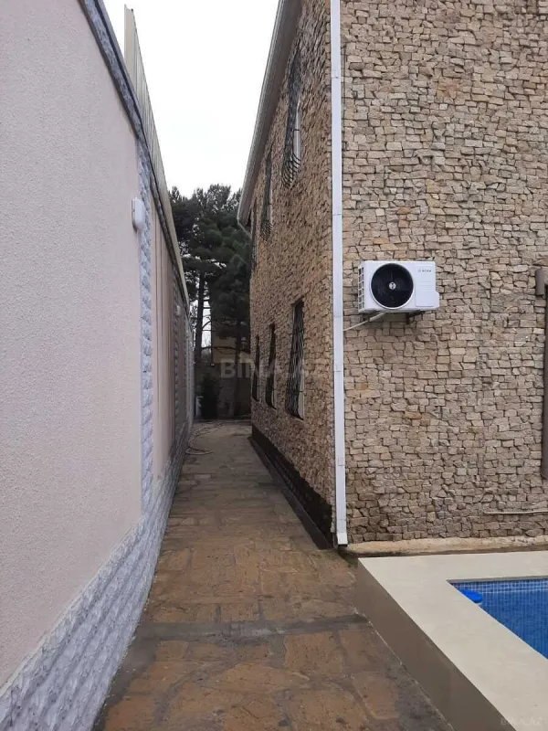 Satılır 7 otaqlı həyət evi 360 m²