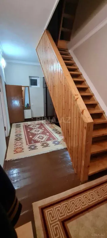 Satılır 7 otaqlı həyət evi 360 m²