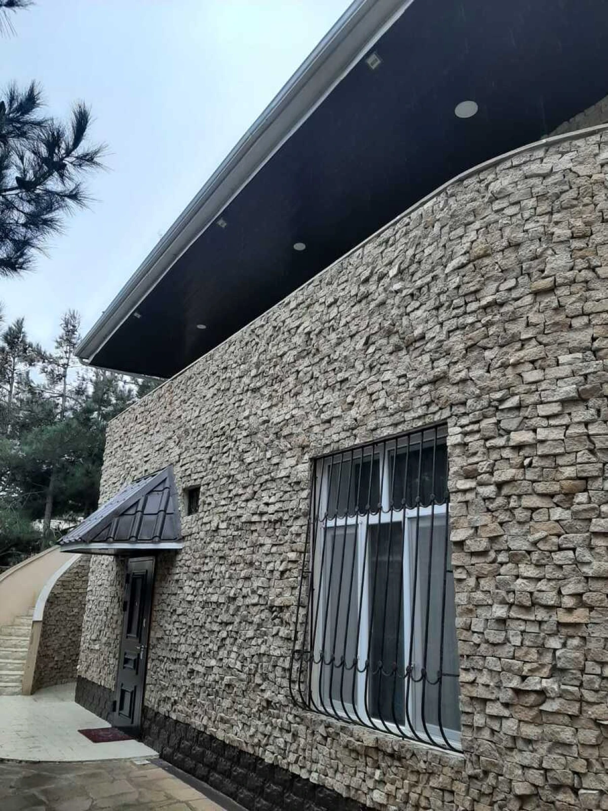Satılır 7 otaqlı həyət evi 360 m²