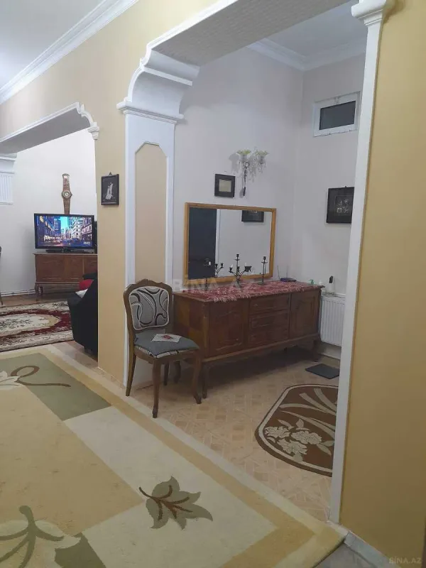 Satılır 7 otaqlı həyət evi 360 m²