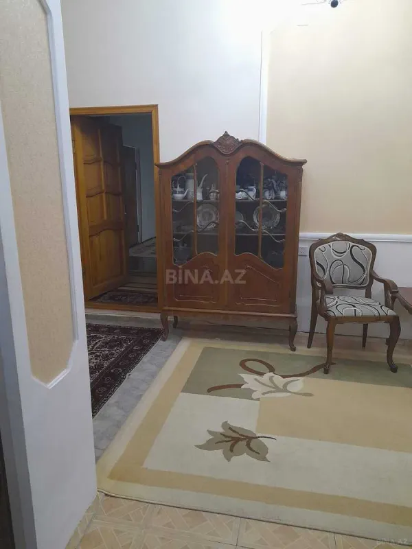 Satılır 7 otaqlı həyət evi 360 m²