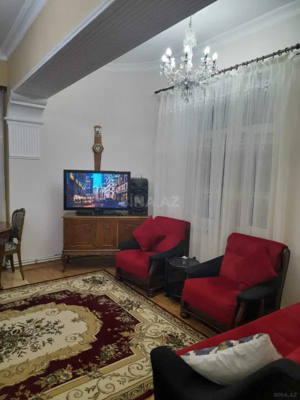 Satılır 7 otaqlı həyət evi 360 m²
