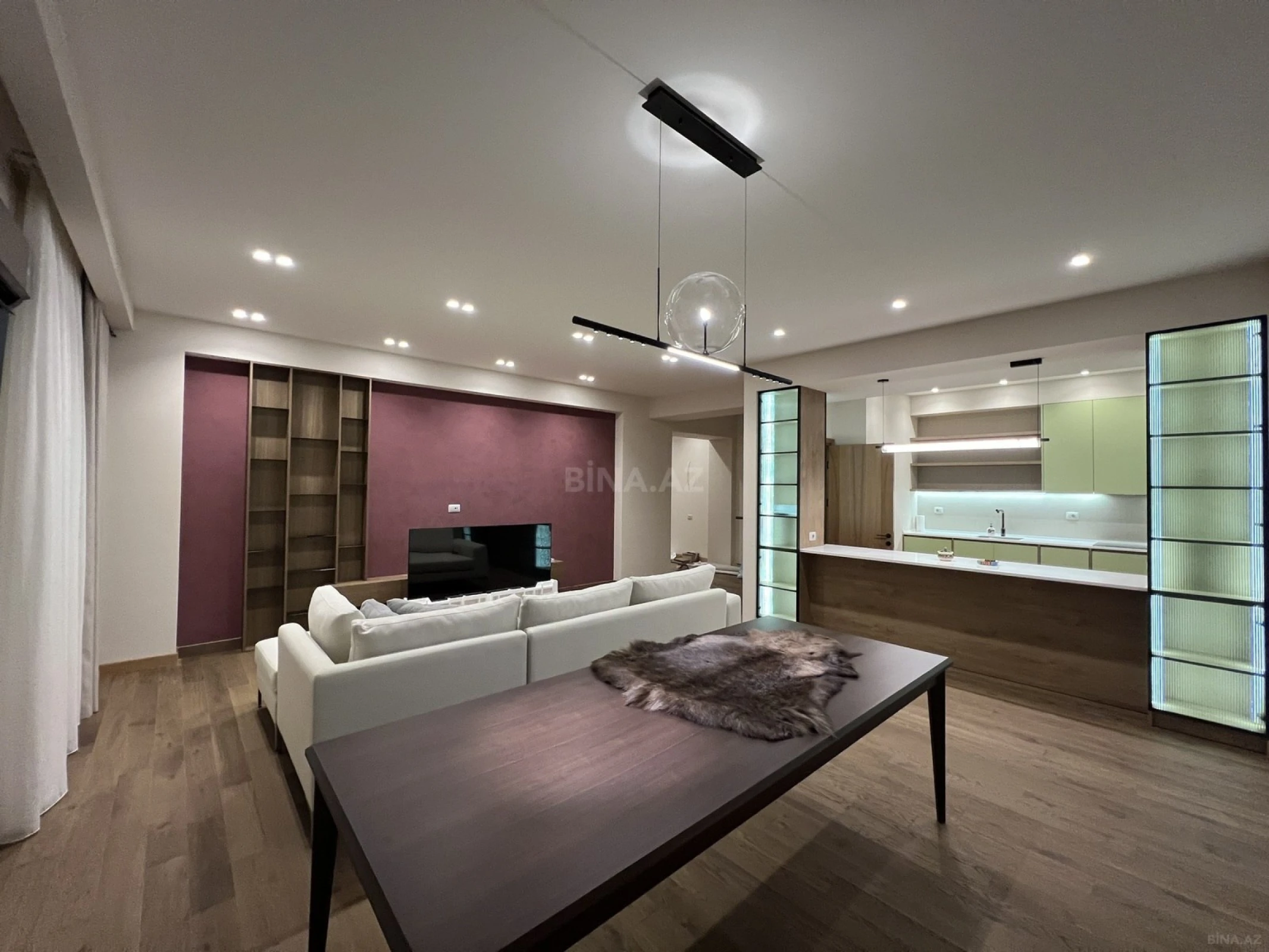 Satılır 3 otaqlı mənzil 132 m²