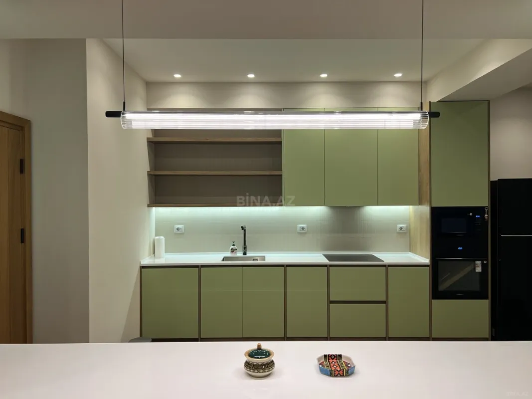 Satılır 3 otaqlı mənzil 132 m²