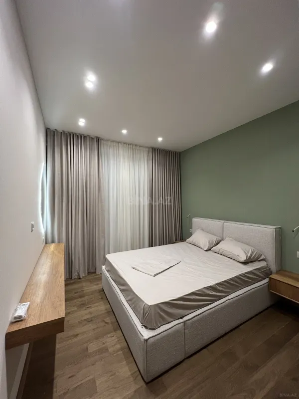 Satılır 3 otaqlı mənzil 132 m²