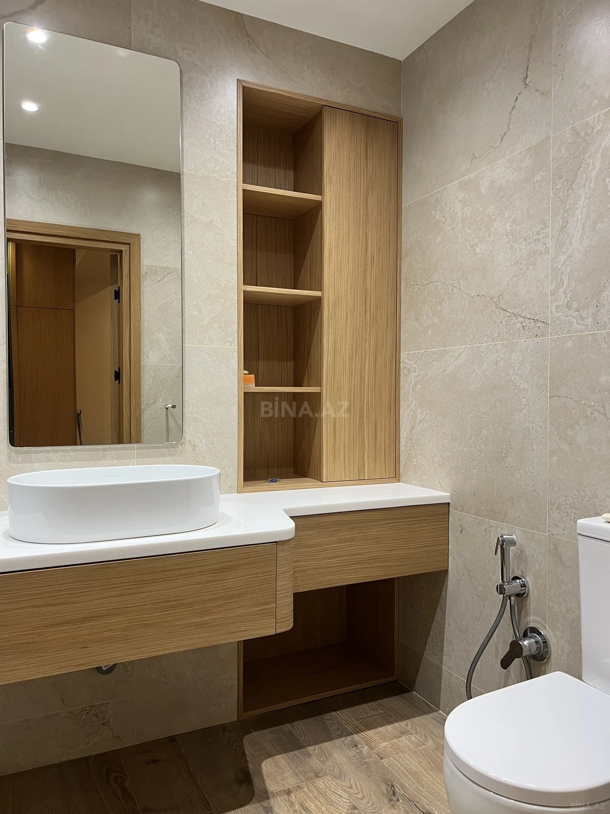 Satılır 3 otaqlı mənzil 132 m²