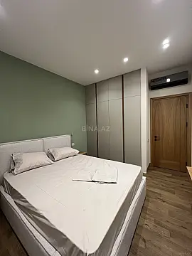 Satılır 3 otaqlı mənzil 132 m²