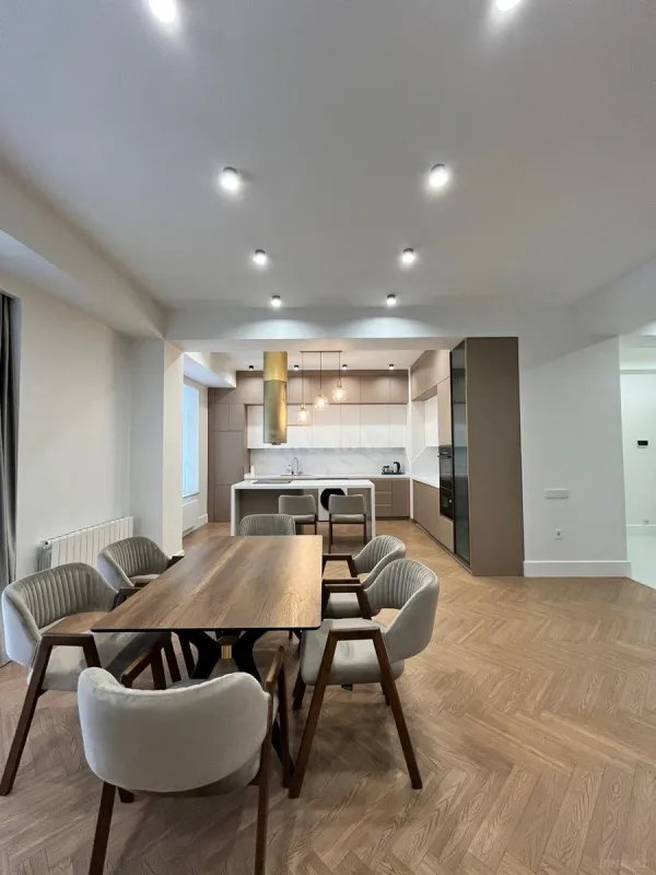 Kirayə verilir 3 otaqlı mənzil 120 m²